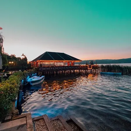 Regulus Bungalow&otel